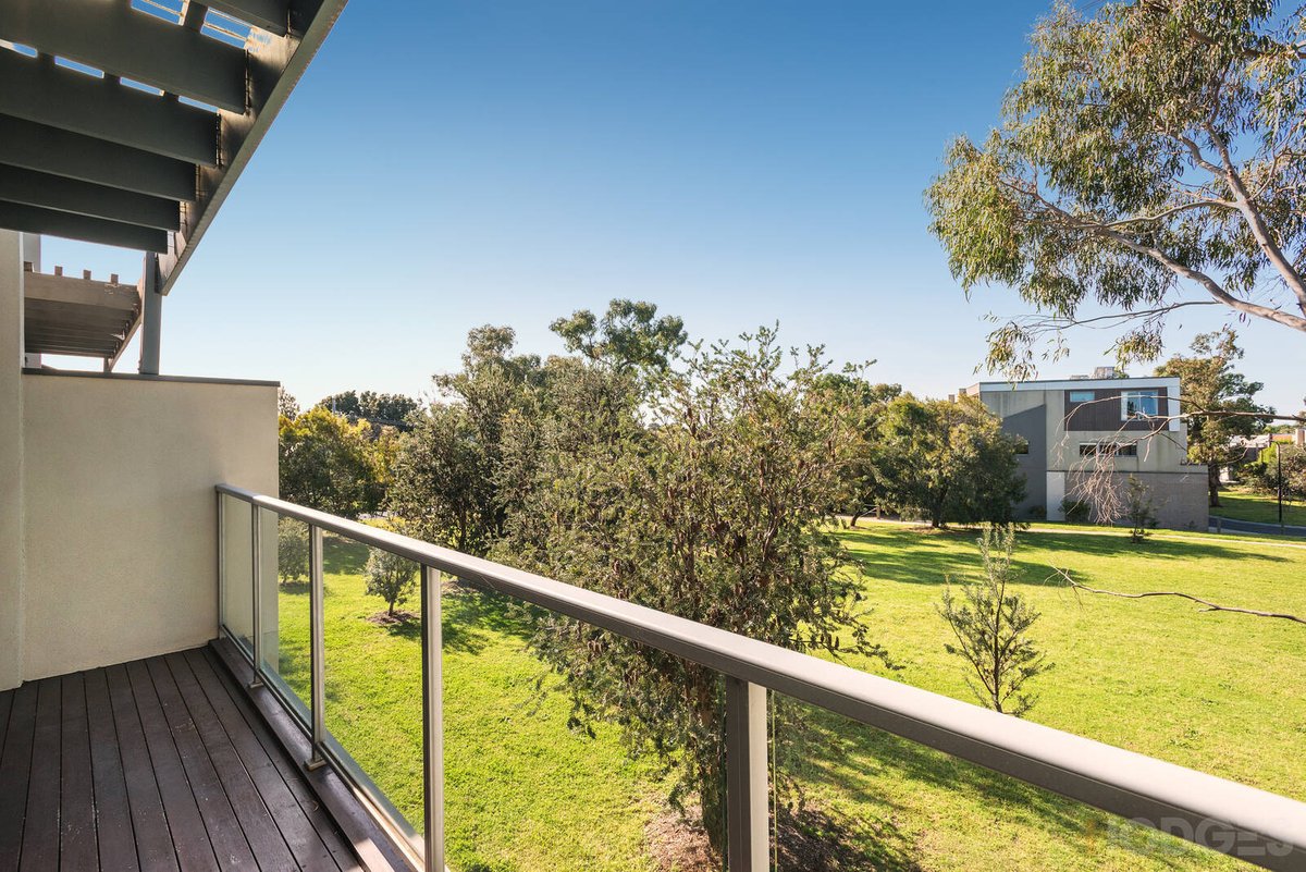 17 Silverbanks Grove Mentone - Residential for sale