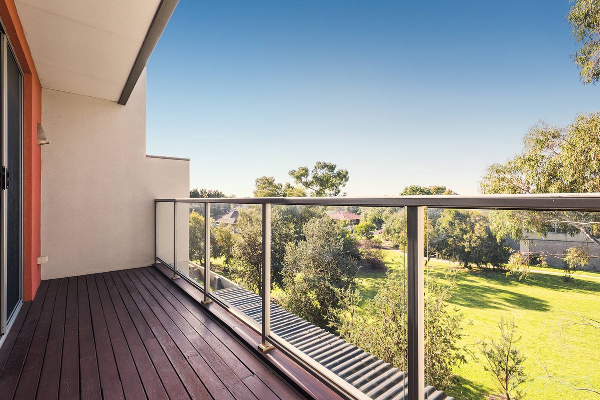 17 Silverbanks Grove Mentone - Residential for sale