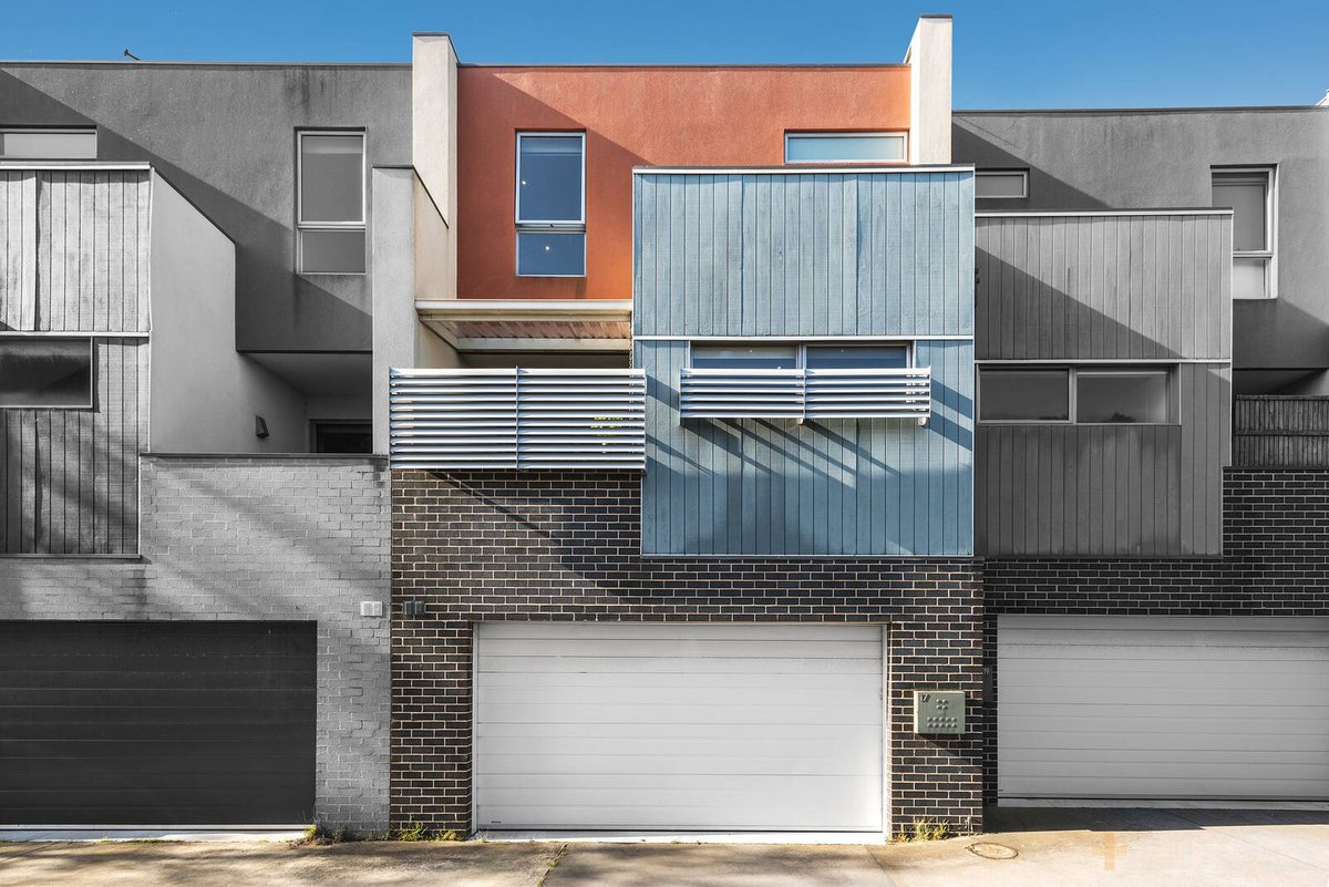 17 Silverbanks Grove Mentone - Residential for sale