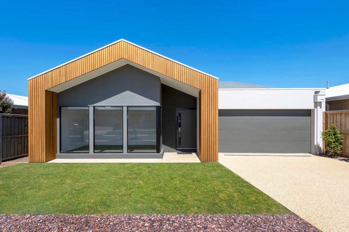 17 Wattleside Dr  Ocean Grove - 4 bedroom property