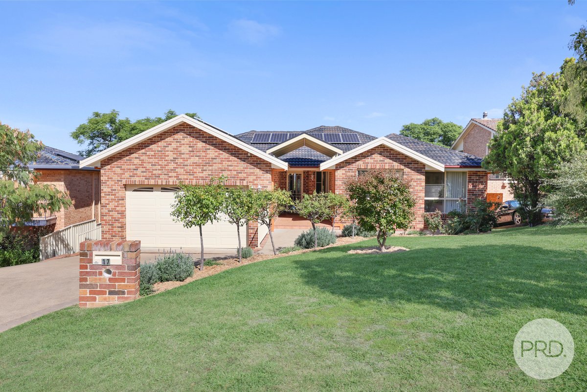 17 Woodbry Crescent, TAMWORTH NSW 2340