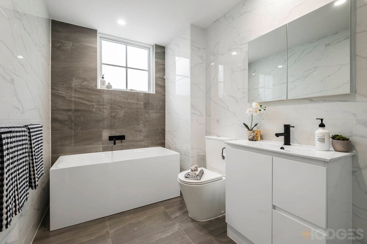 17 / 56 Beach Road Hampton - Residential for sale