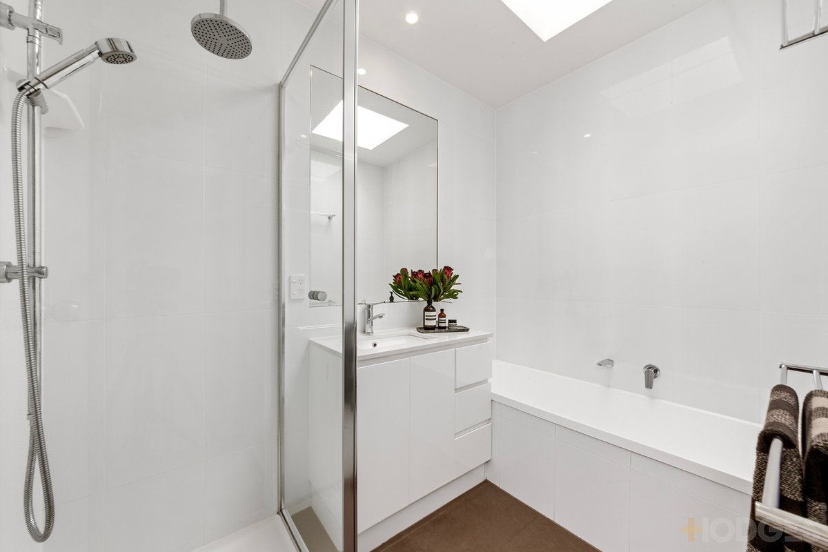 1 / 8 Bayview Crescent Black Rock - Residential for sale