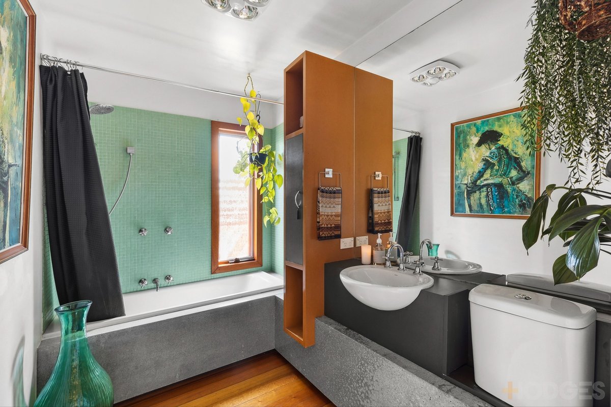 1 / 8 Hopgood Place Barwon Heads - Residential for sale