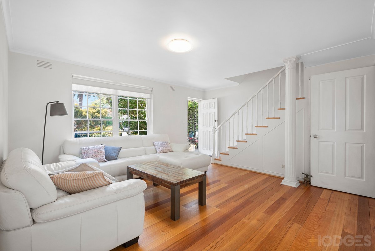1 / 8 Lilian Court Beaumaris - Residential for sale