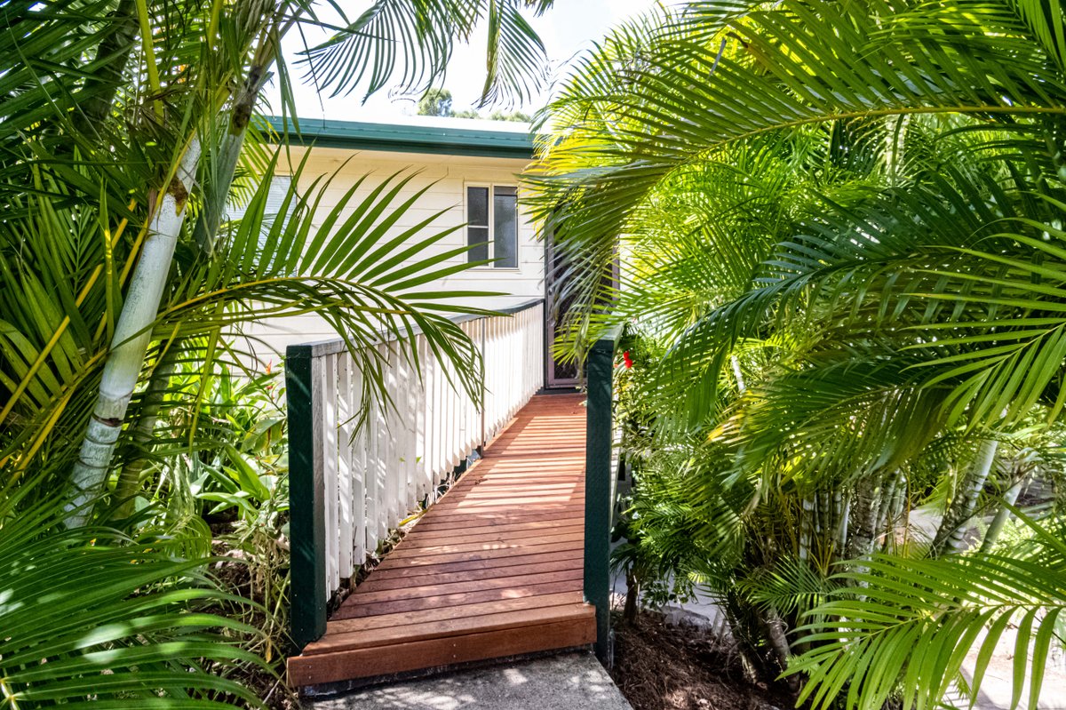 18 Macarthur Dr, CANNONVALE QLD 4802