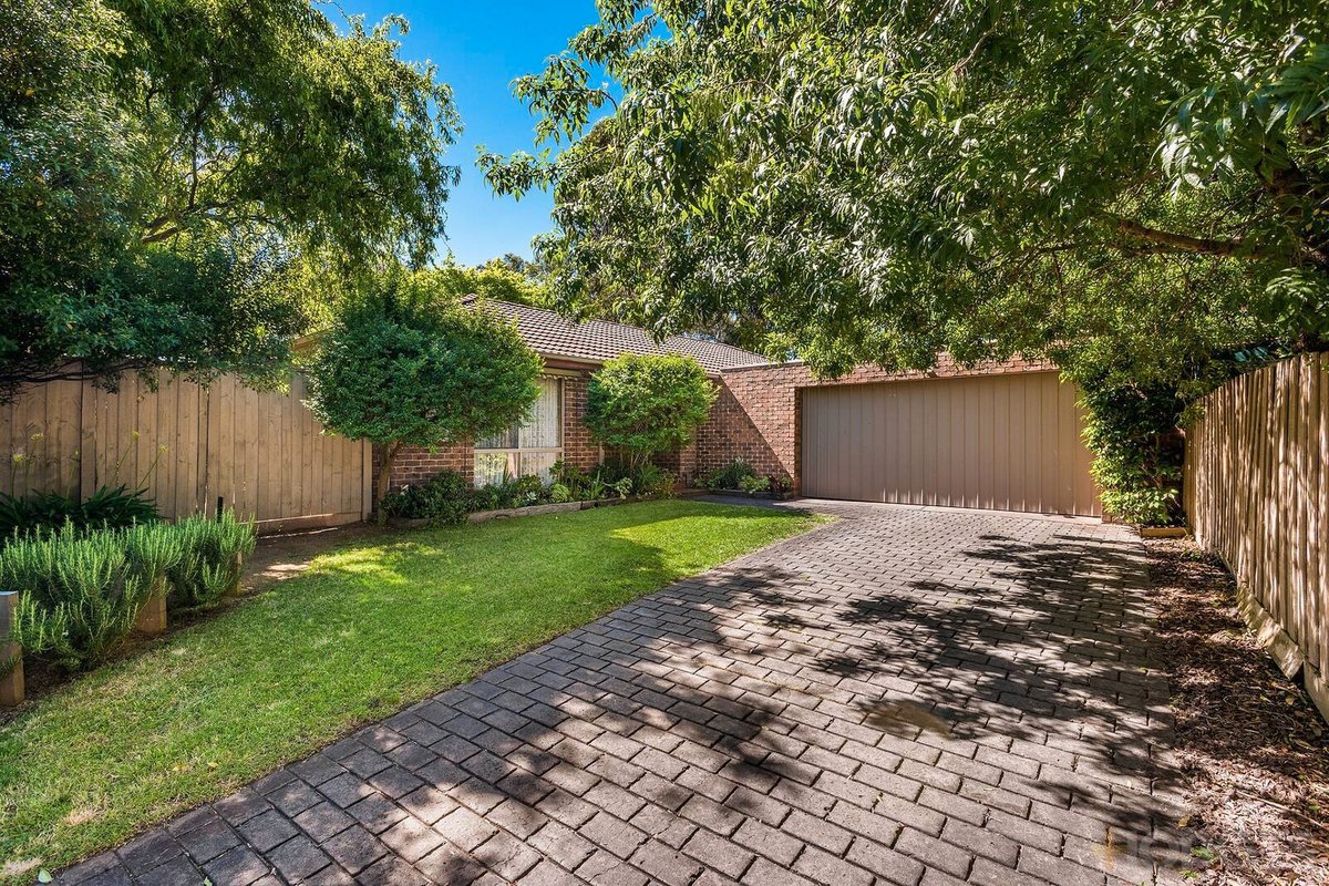 18 Phillip Court Cranbourne North - Residential for sale