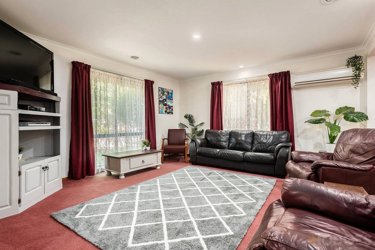 18 Phillip Court Cranbourne North - Residential for sale