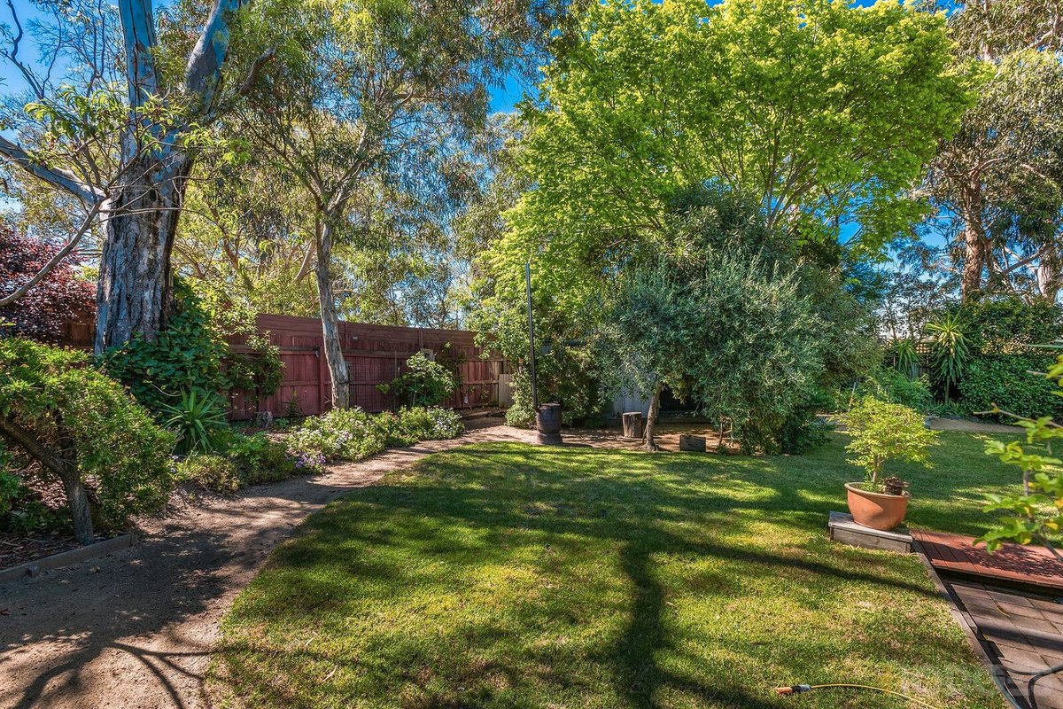 18 Phillip Court Cranbourne North - Residential for sale