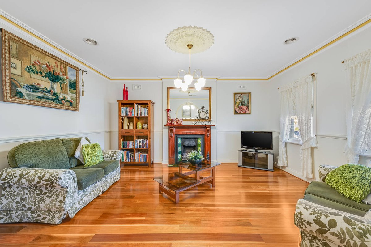 18 Treeside Drive Tarneit - Residential for sale