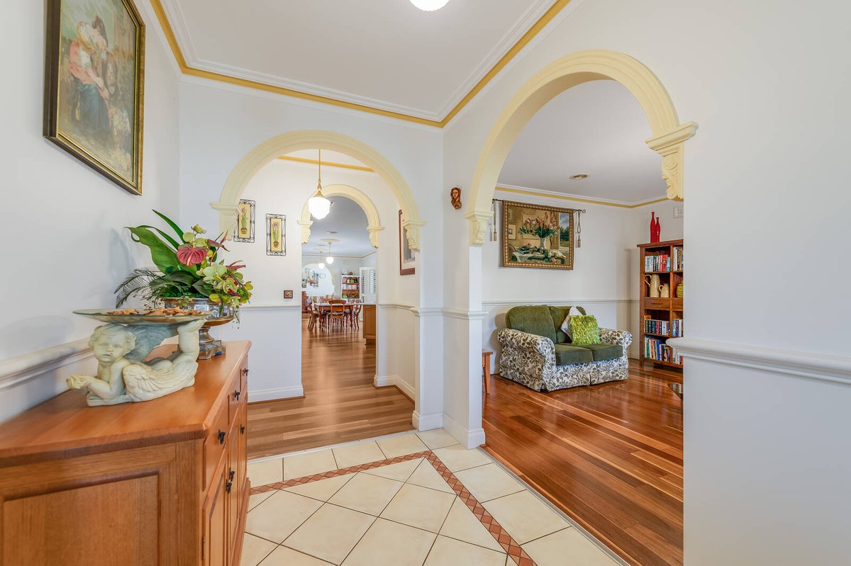 18 Treeside Drive Tarneit - Residential for sale