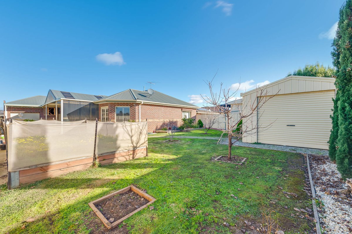 18 Treeside Drive Tarneit - Residential for sale