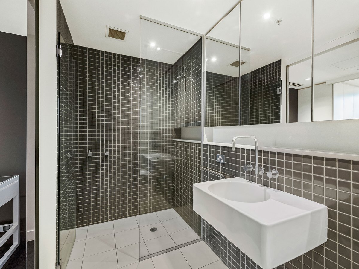 1810 / 1 Freshwater Place SOUTHBANK - Residential for sale