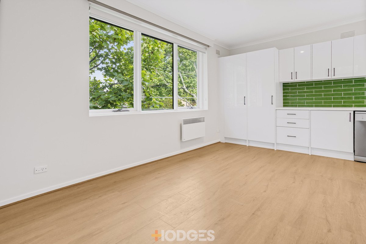 18 / 13 Crimea Street St Kilda - 1 bedroom property