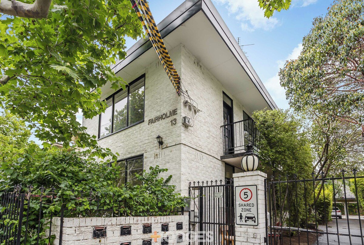 18 / 13 Crimea Street St Kilda - Residential for lease