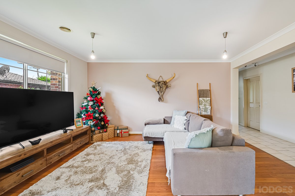 1 / 82 Songlark Crescent Werribee - Residential for sale