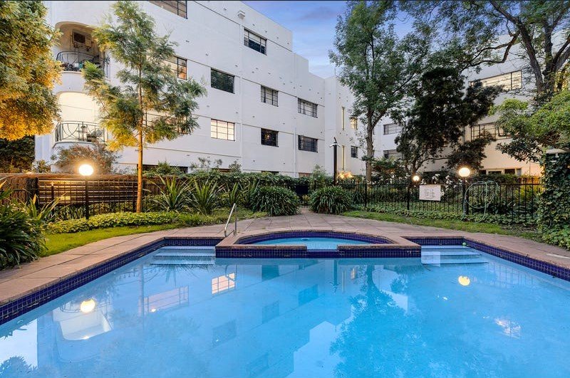 18 / 32 Queens Road MELBOURNE - Residential for sale