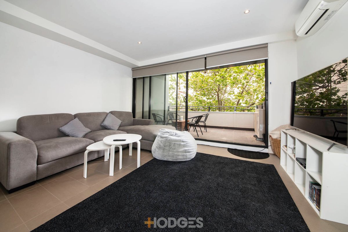 18 / 35 Como Parade East Mentone - Residential for sale
