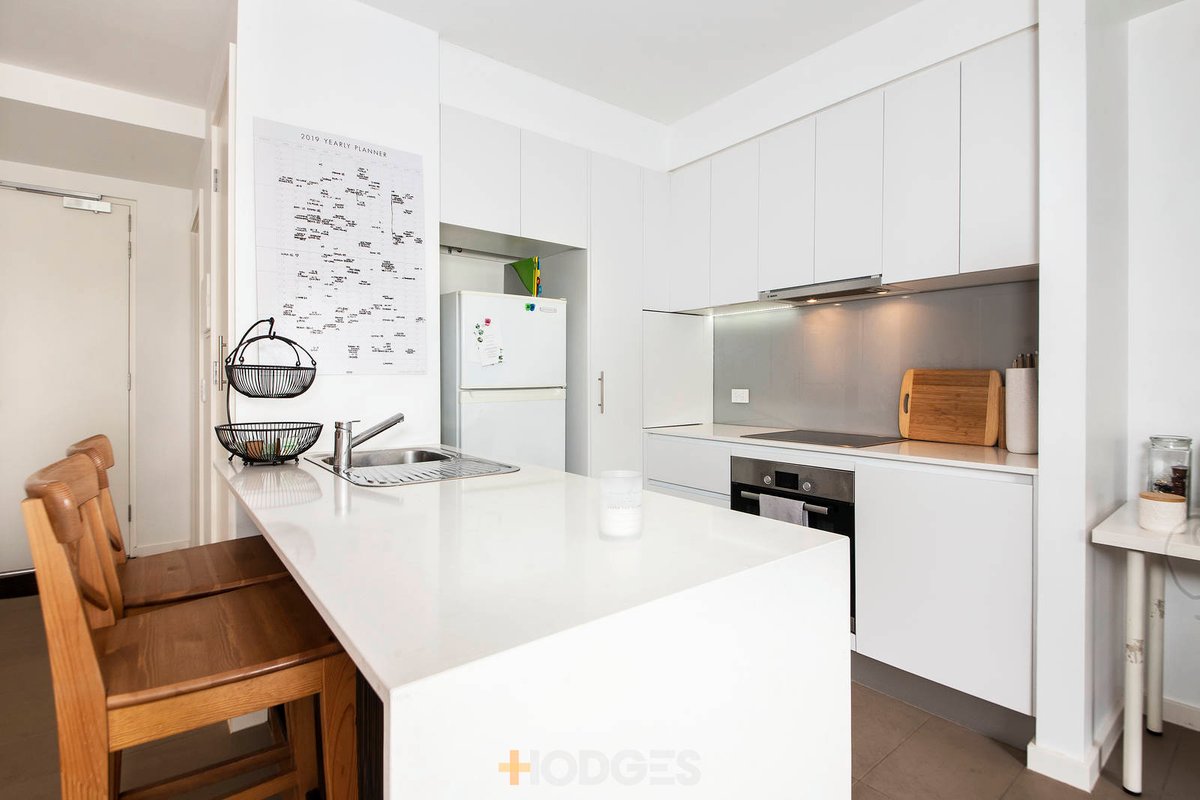 18 / 35 Como Parade East Mentone - Residential for sale