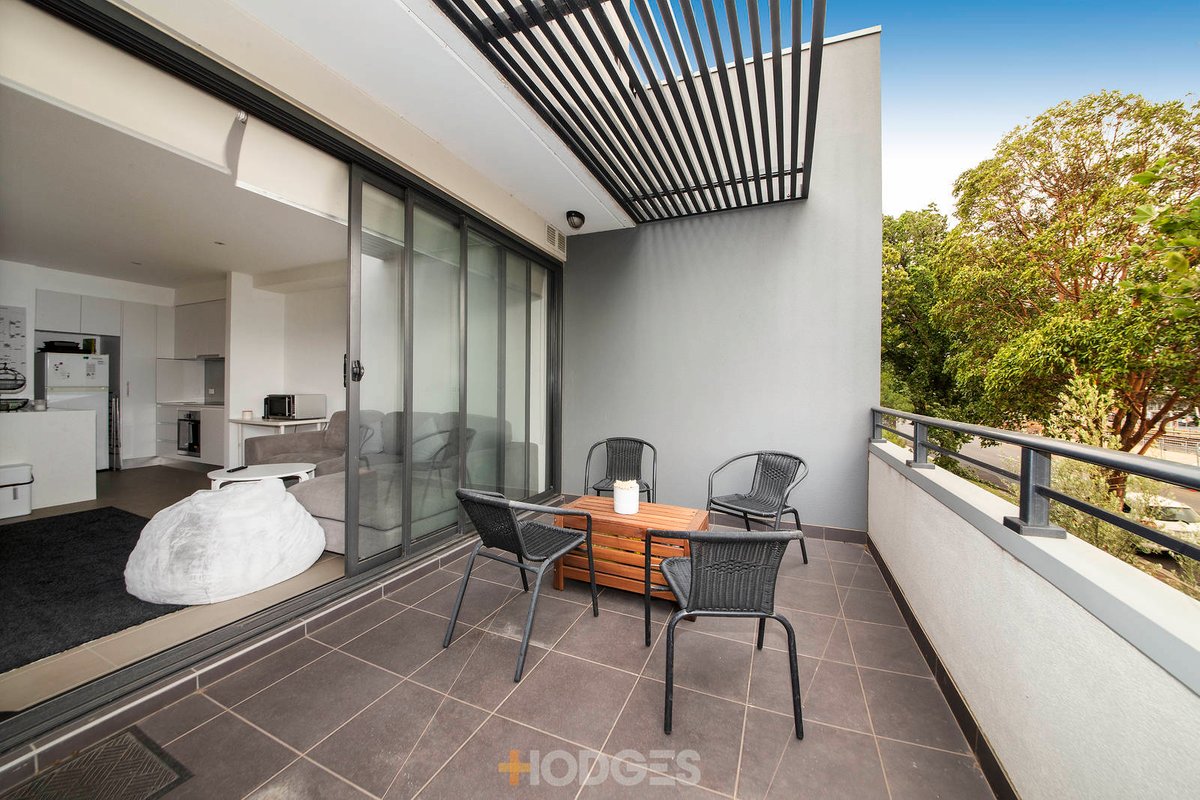 18 / 35 Como Parade East Mentone - Residential for sale
