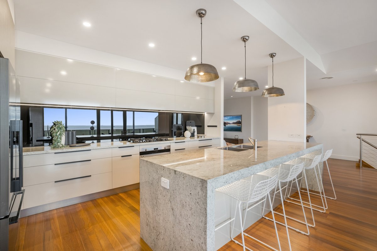 184 Beach Road MORDIALLOC - Residential for sale