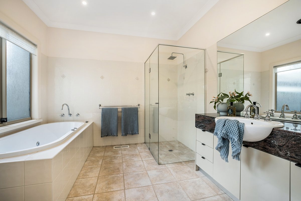 184 Beach Road MORDIALLOC - Residential for sale