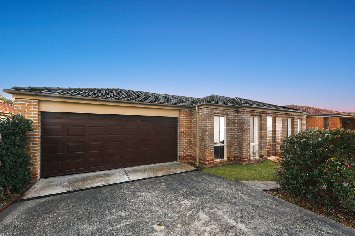 187 Monahans Road Cranbourne West - Residential for sale