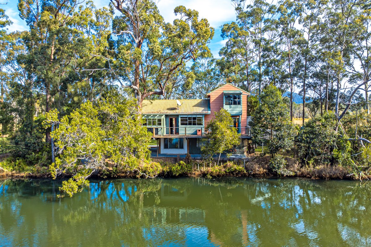 189 Wharf Road, JOHNS RIVER NSW 2443
