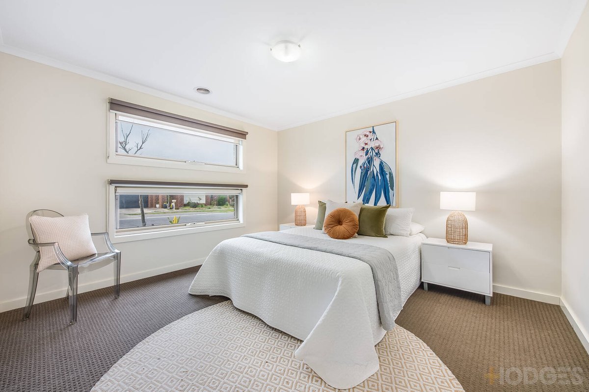 19 Brockwell Crescent Manor Lakes - Residential for sale