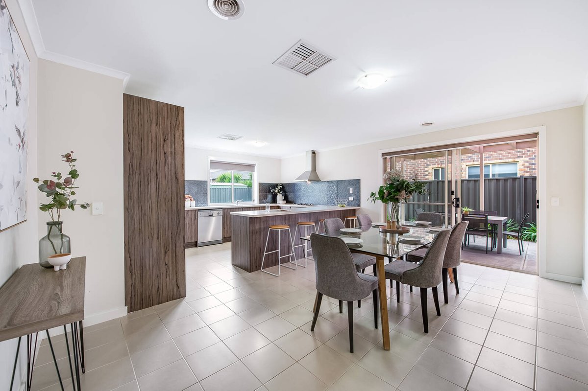 19 Brockwell Crescent Manor Lakes - Residential for sale