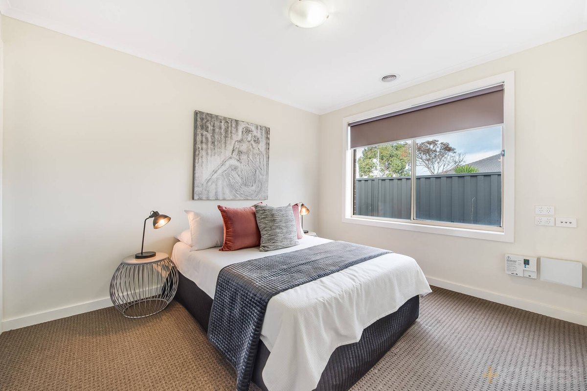 19 Brockwell Crescent Manor Lakes - Residential for sale