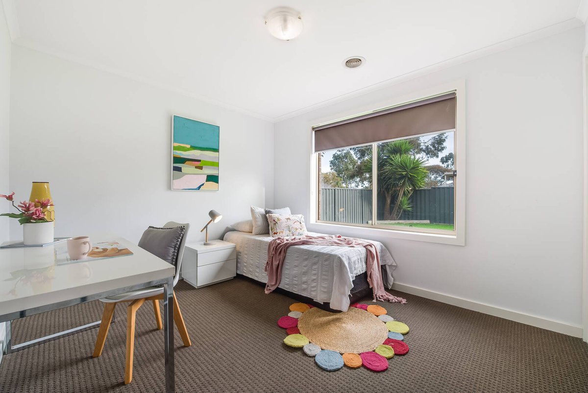 19 Brockwell Crescent Manor Lakes - Residential for sale