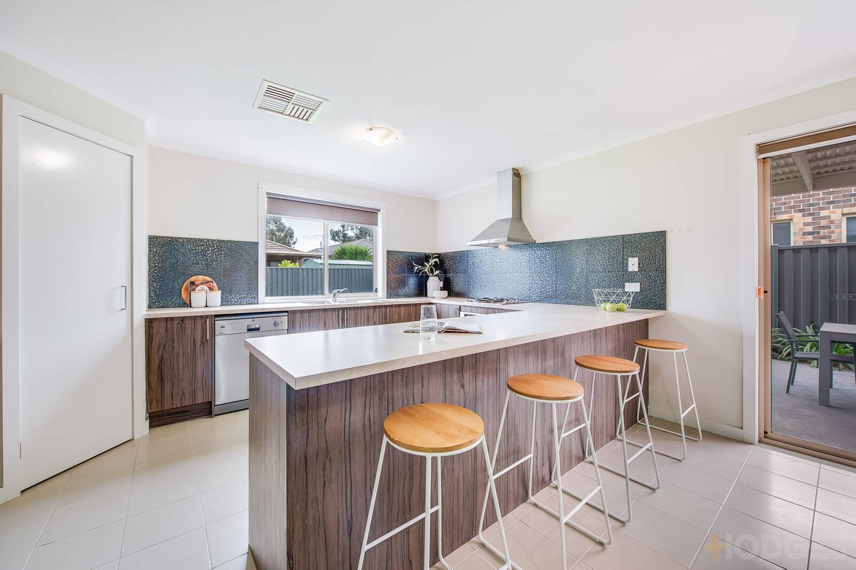 19 Brockwell Crescent Manor Lakes - Residential for sale