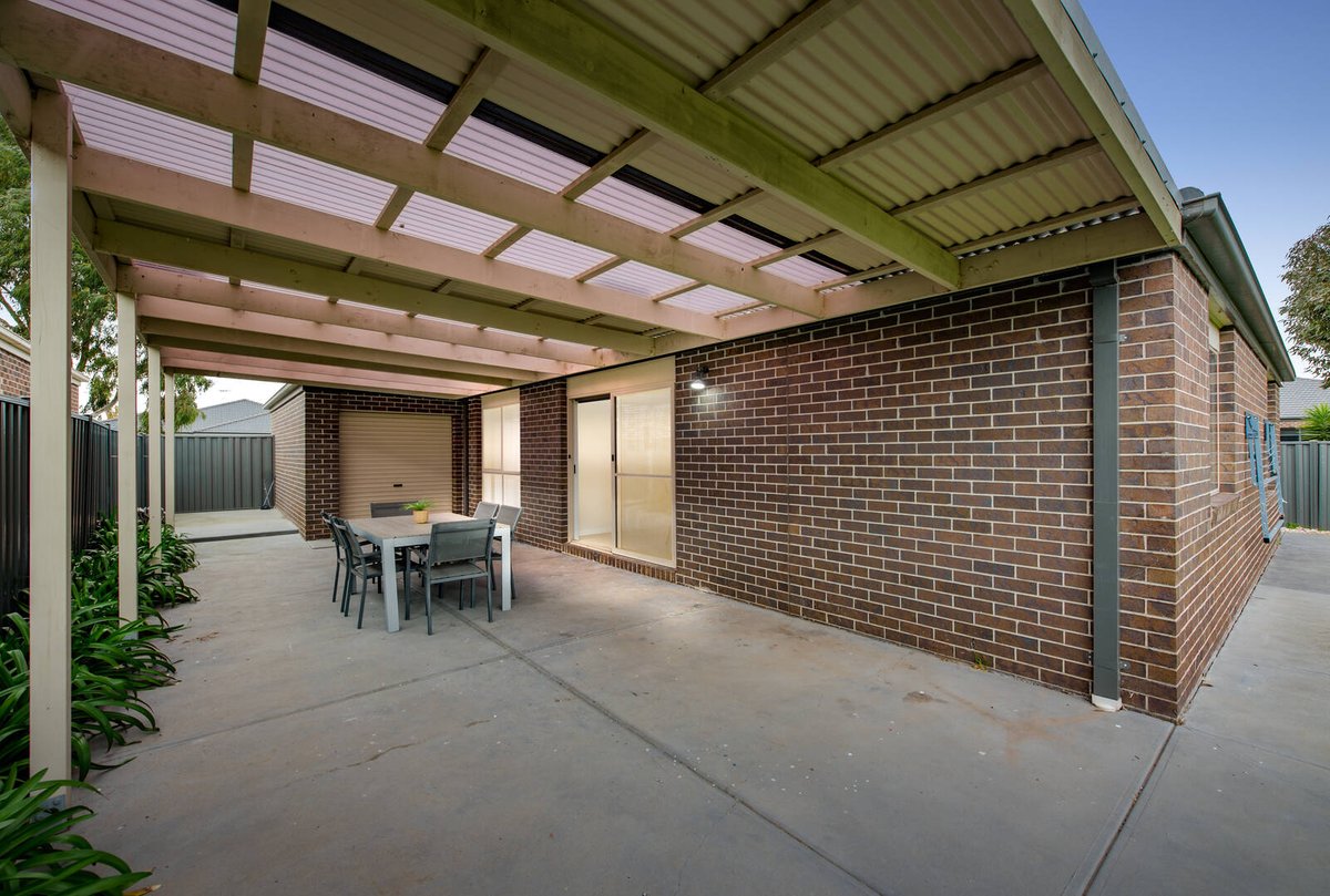 19 Brockwell Crescent Manor Lakes - Residential for sale