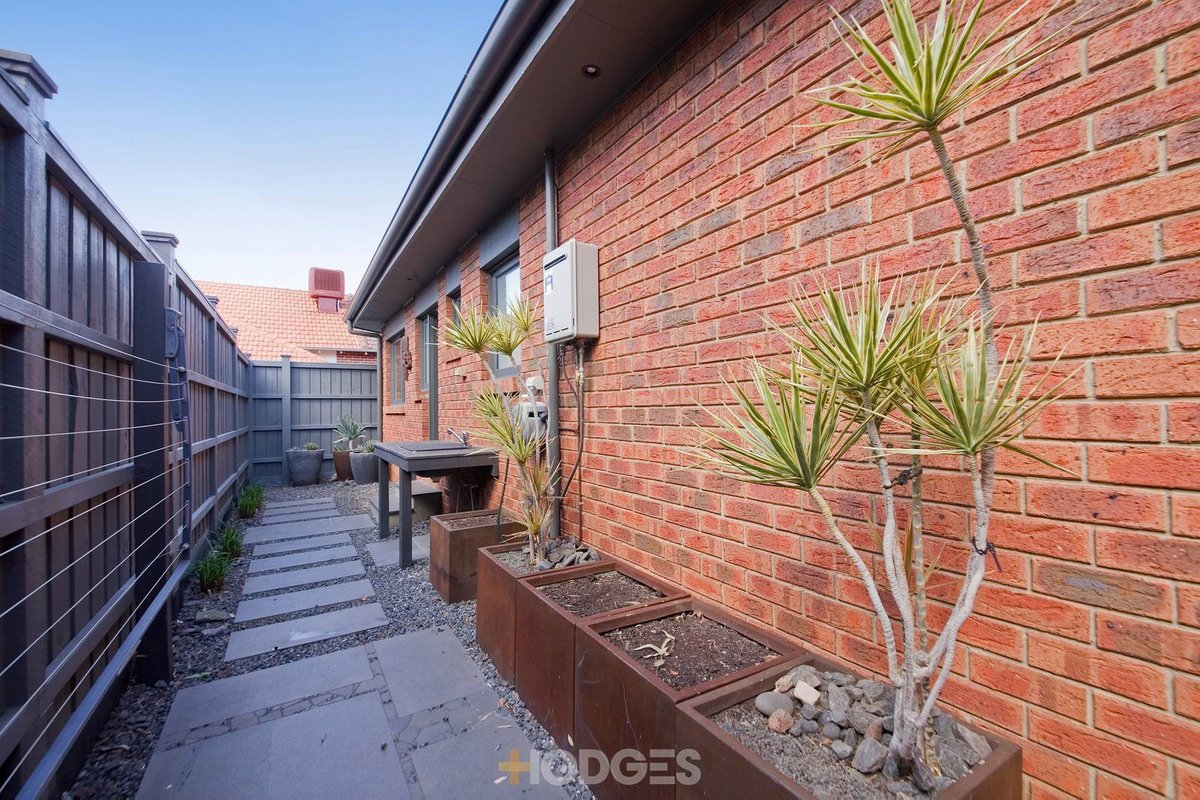 1 / 9 Coape Street Cheltenham - Residential for sale