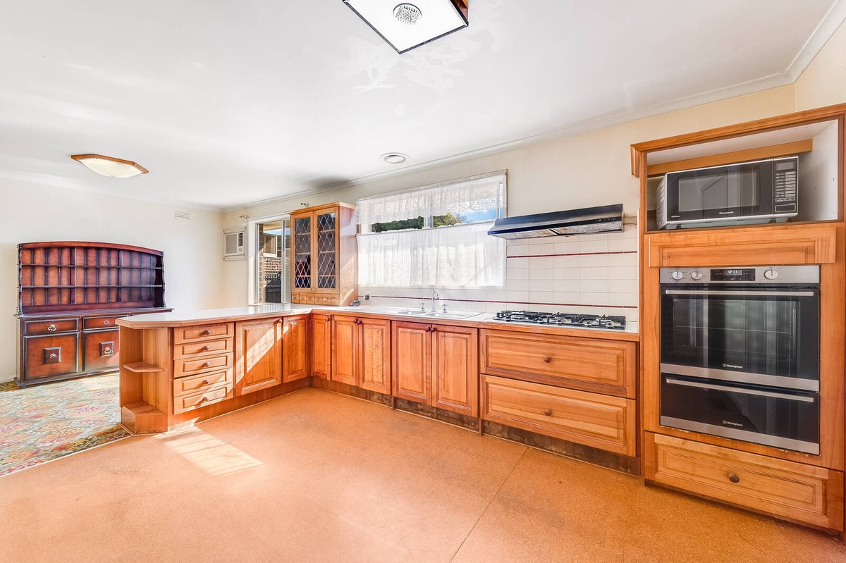 19 Dummett Avenue Hoppers Crossing - Residential for sale