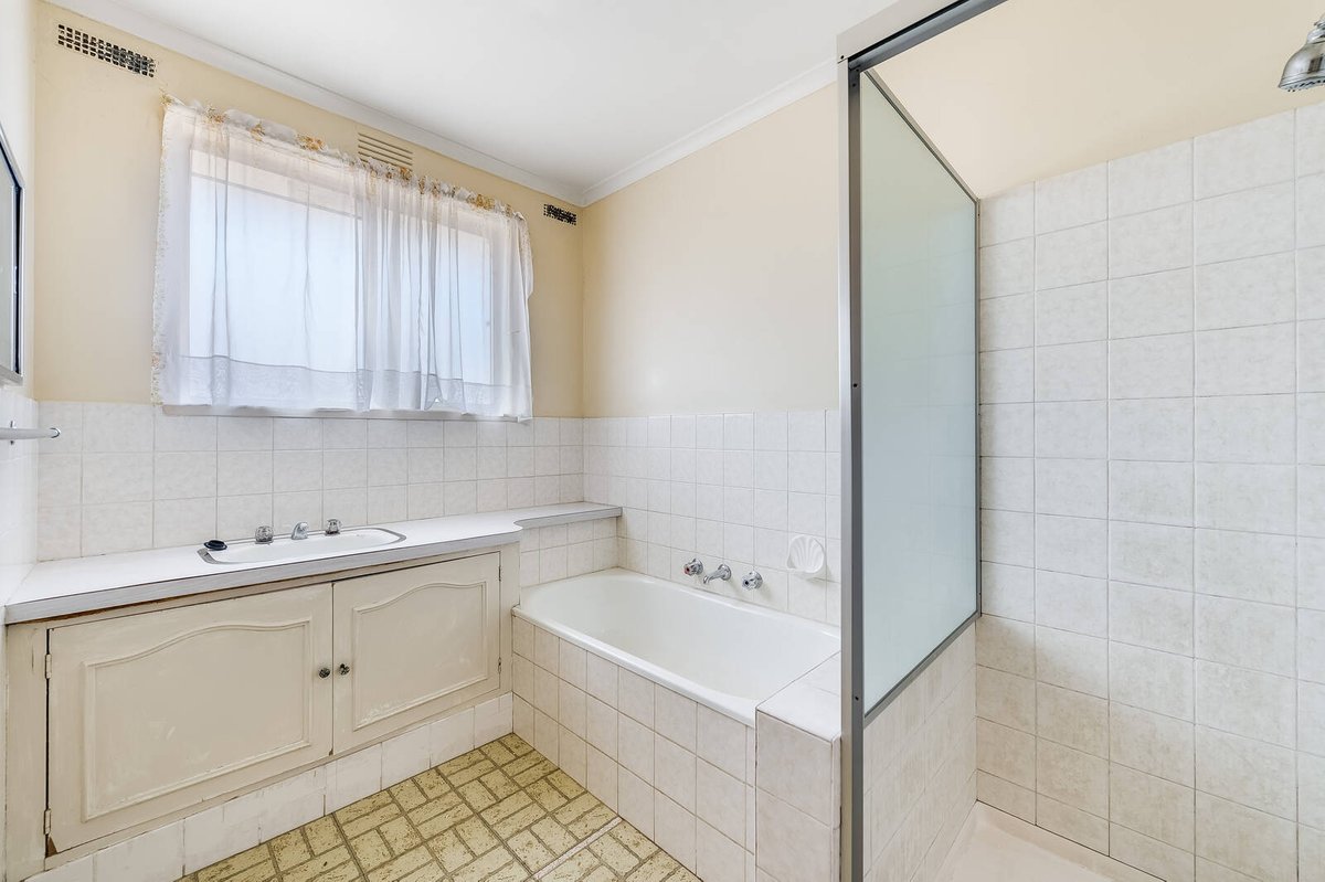 19 Dummett Avenue Hoppers Crossing - Residential for sale