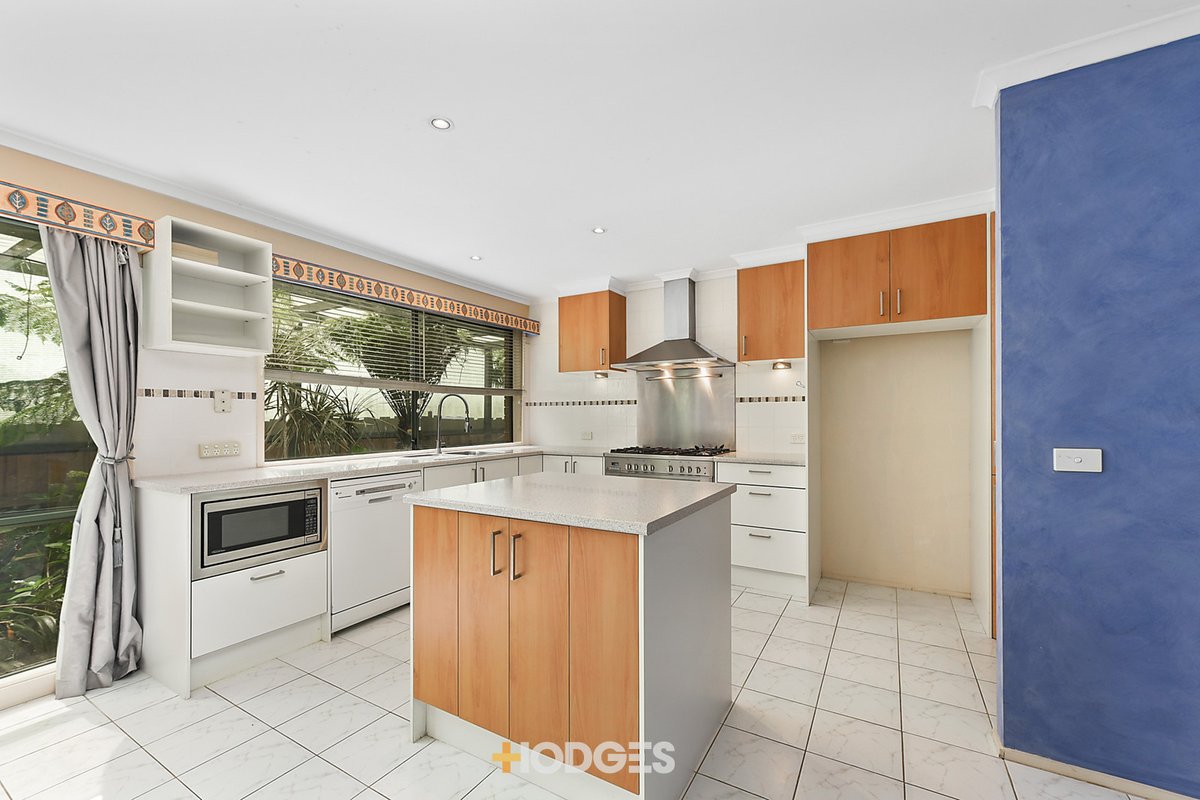 19 Hillston Court Narre Warren South - Residential for sale