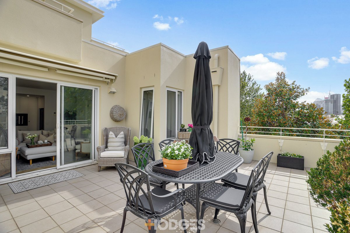 1 / 9 Liardet Street PORT MELBOURNE - Residential for sale