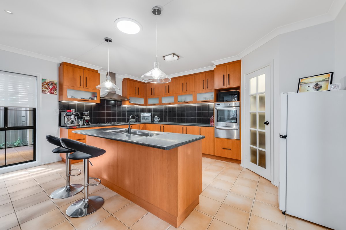 19 Melpomene Boulevard Tarneit - Residential for sale