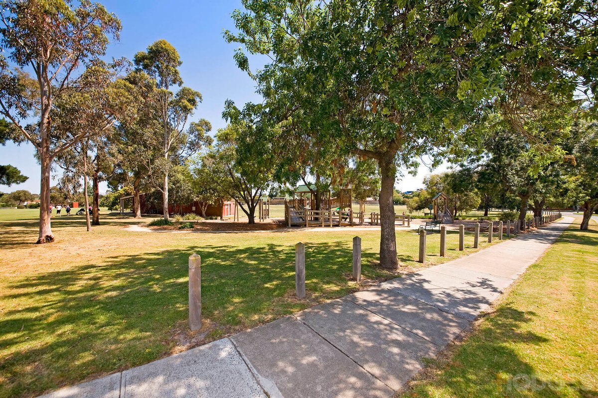 1 / 9 Molong Avenue Highett - Residential for sale