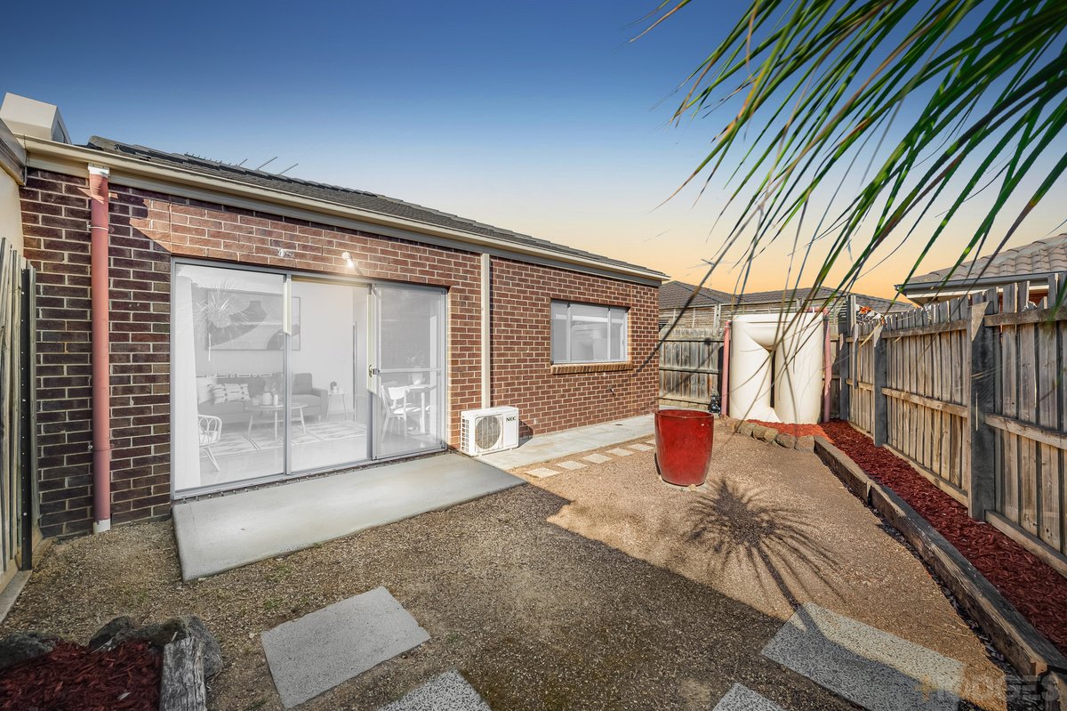 1 / 9 Montana Drive Werribee - Residential for sale