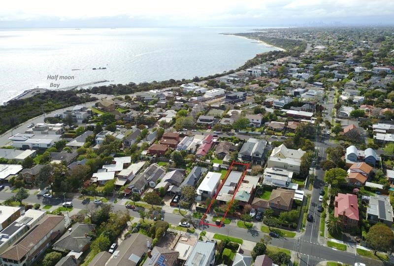 19 Seaview Cres Black Rock - Residential for lease