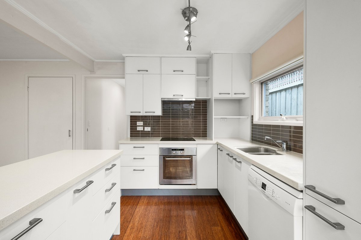 19 Seaview Cres Black Rock - Residential for lease