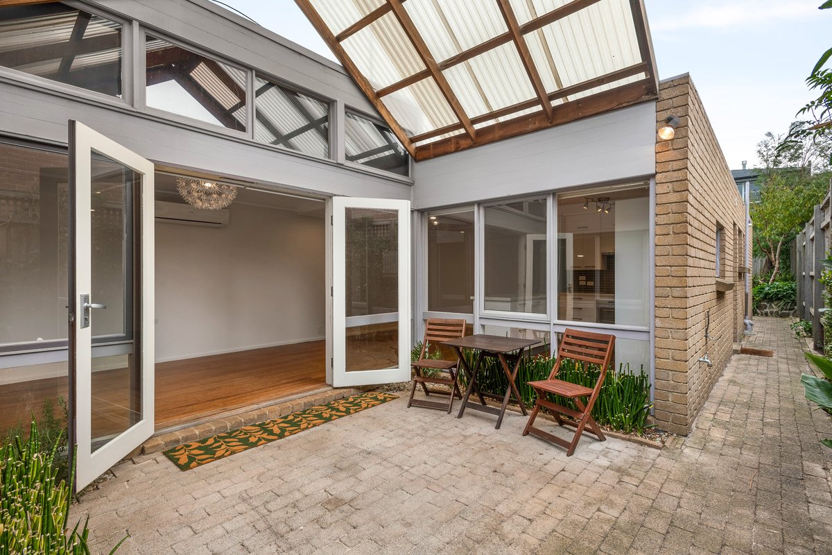 19 Seaview Cres Black Rock - Residential for lease