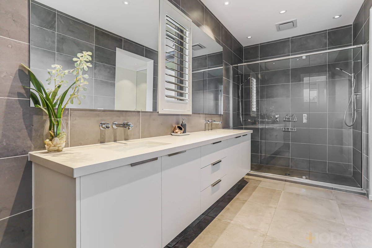 19 Terama Chase Werribee - Residential for sale