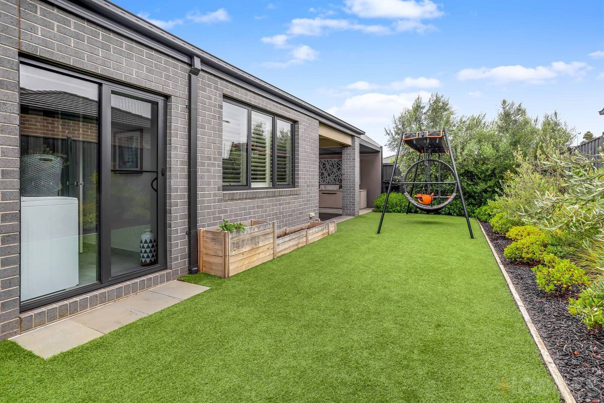 19 Terama Chase Werribee - Residential for sale