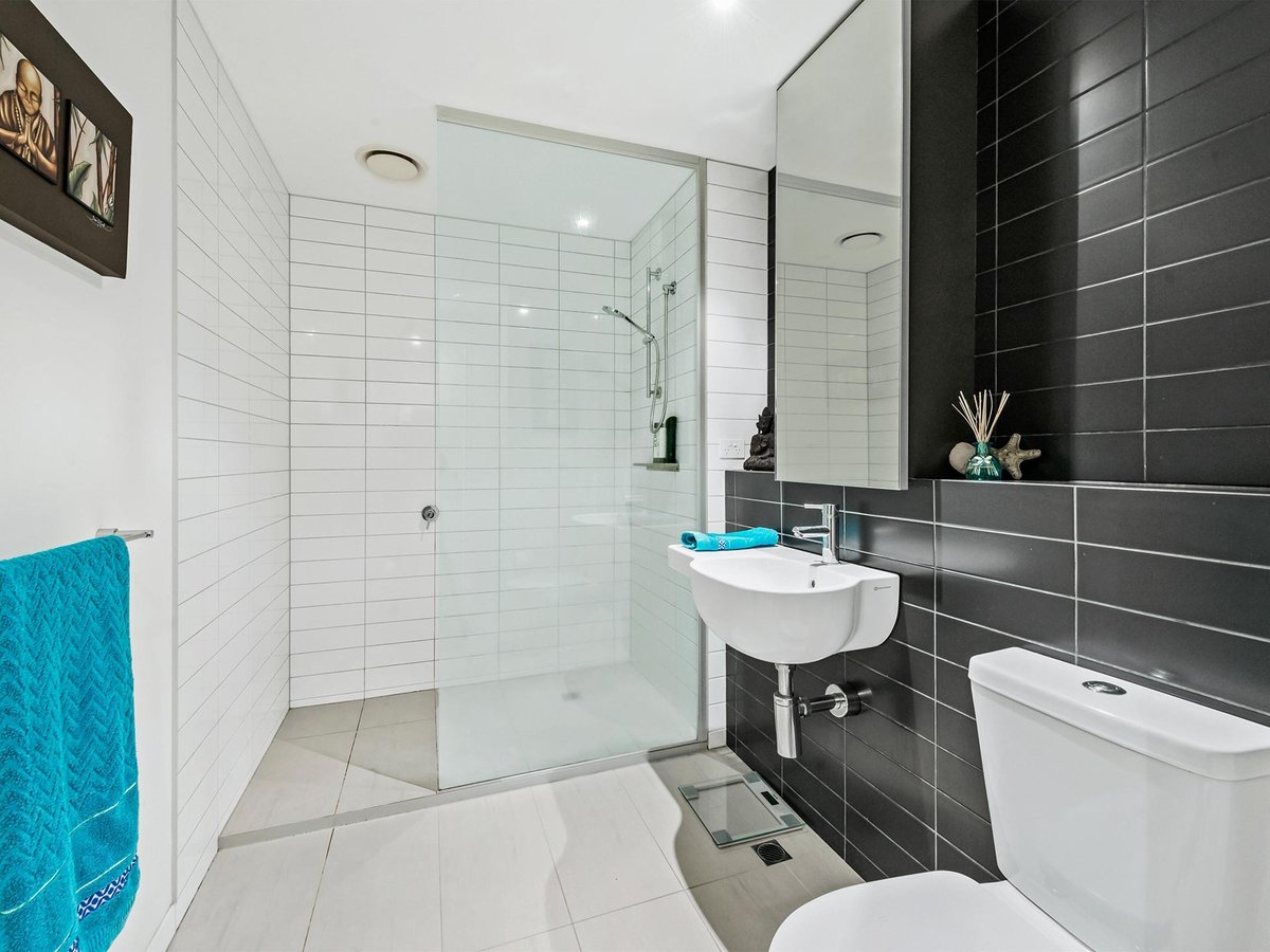 1906 / 200 Spencer Street MELBOURNE - Residential for sale