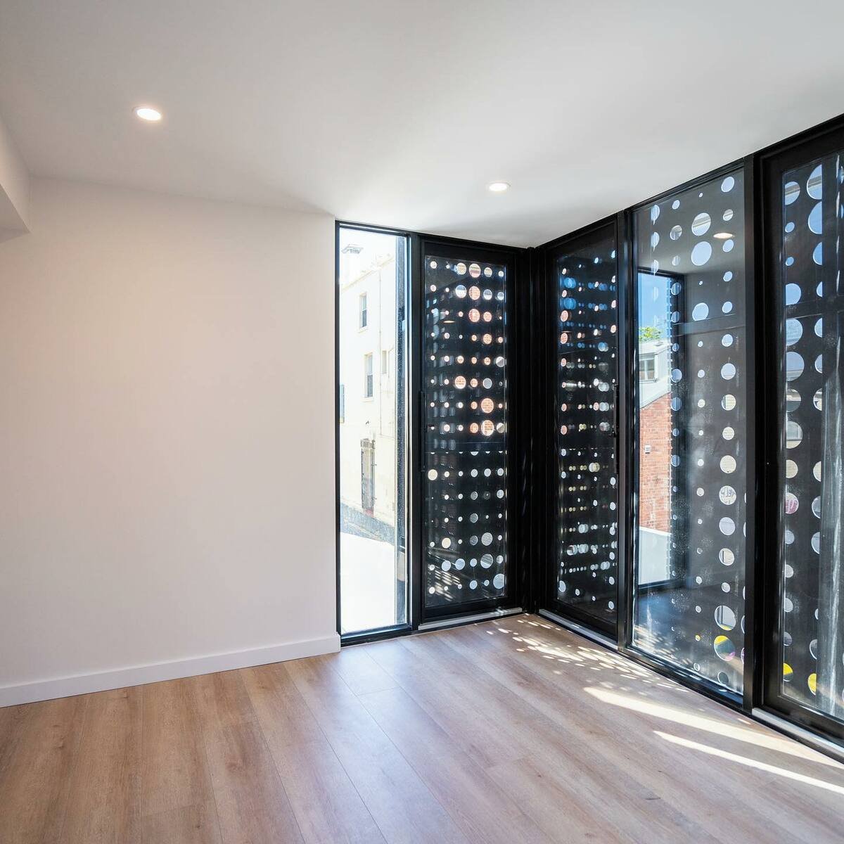 2 Clarendon Place SOUTH MELBOURNE - Residential for lease