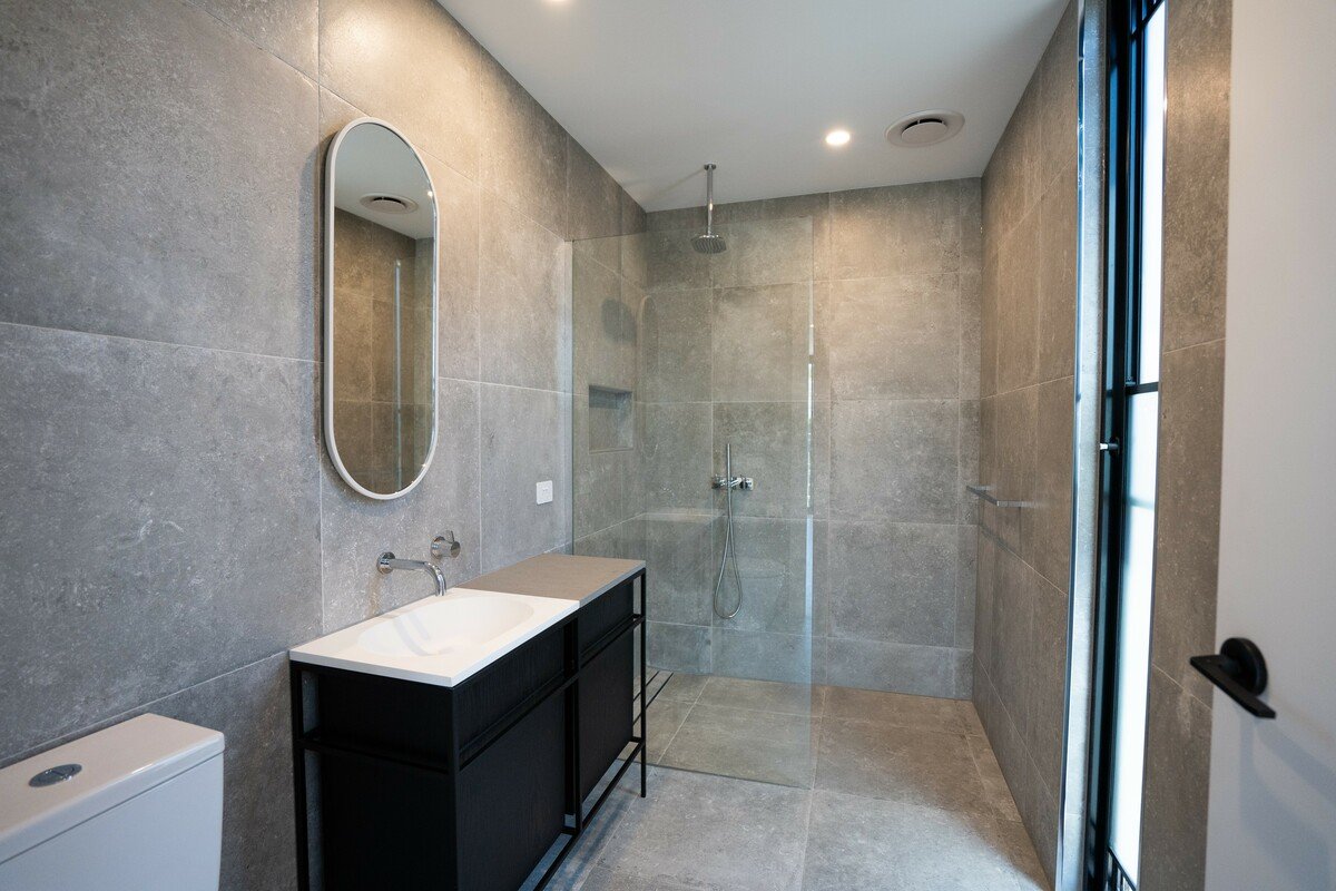 2 Clarendon Place SOUTH MELBOURNE - Residential for lease